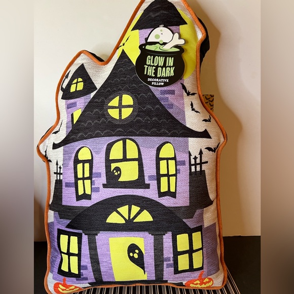 Tall Halloween Glow in the Dark Haunted House Pillow Cushion Ghosts Bats Windows - Picture 9 of 15